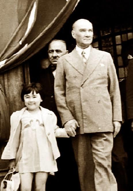 23 Nisan'da çocuk kalbinizden öperiz! Mahallenizdeki 23  Nisan  coşkusunu paylaşmaya hazır mısınız? 🎈