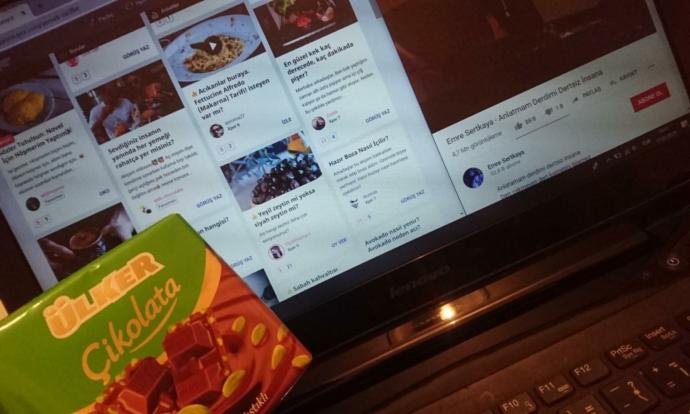 Belki de mutluluk bir market kadar yakındır.. Seni hangi abur cubur mutlu ediyor?