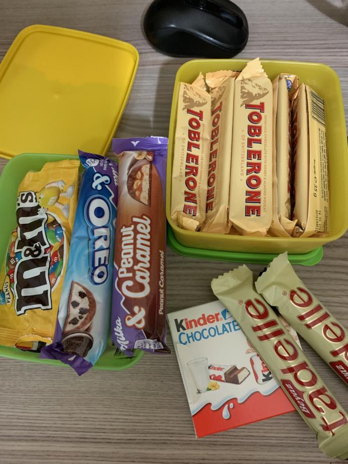 Belki de mutluluk bir market kadar yakındır.. Seni hangi abur cubur mutlu ediyor?