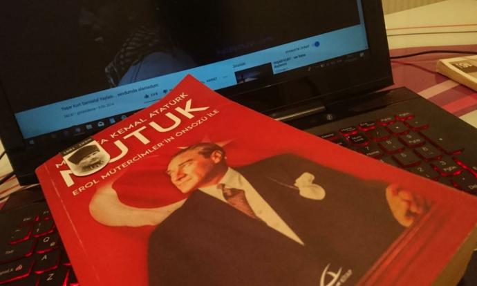 Bu kitabı herkes okumalı dediğin bir kitap var mı?