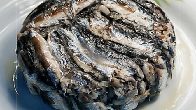 Güzel bir akşam yemeğinde hangi Pilavı tercih edersiniz, Hamsili Pilav mı yoksa Kuzu Kaburga Pilavı mı?