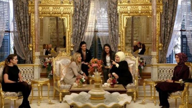 ”Emine Erdoğan’dan ‘israf’ açıklaması: Ahirette hesabını veremeyeceğimiz yüklerin altına giriyoruz”dedi ne düşünüyorsunuz?