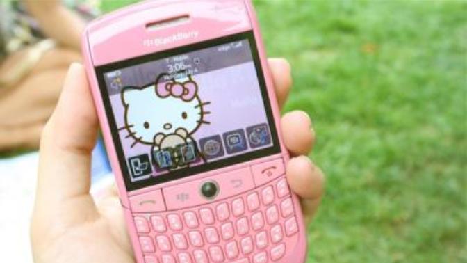 Pembe tatliş  bir  tuşlu telefon almak istiyorum, piyasada neler var, hangisini önerirsiniz?