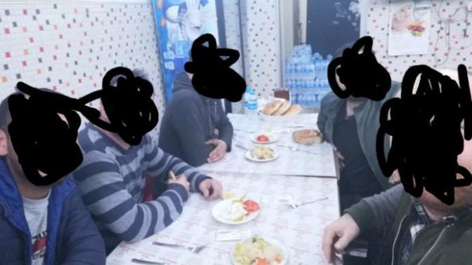 Menemen yumurtalı mı olur yumurtasız mı?