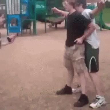Gif atabilirmisiniz komik veya tuhaf gifler?