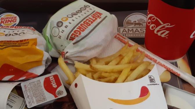Köfte burger mi tavuk burger mi favorin?