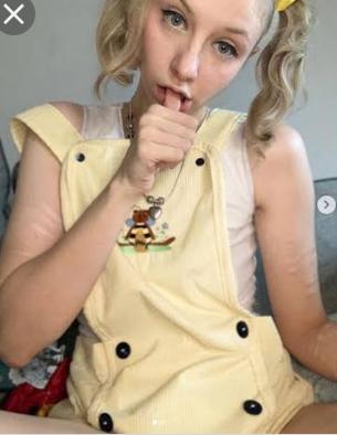 Böyle etrafinizda yaşam tarzinda lolita tarzi takinan varmi?