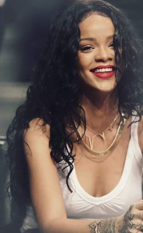 Rihanna yı beğeniyor musunuz?