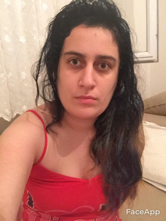 Arkadaşlar çok çirkinim güzel olmak için nasıl  bir  bakım yapmam lazım tavsiye verin?