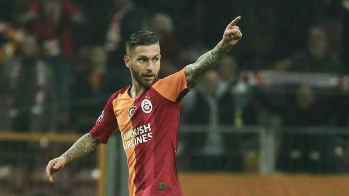 Hangi futbolcunun görev adamı olduğunu düşünüyorsunuz?