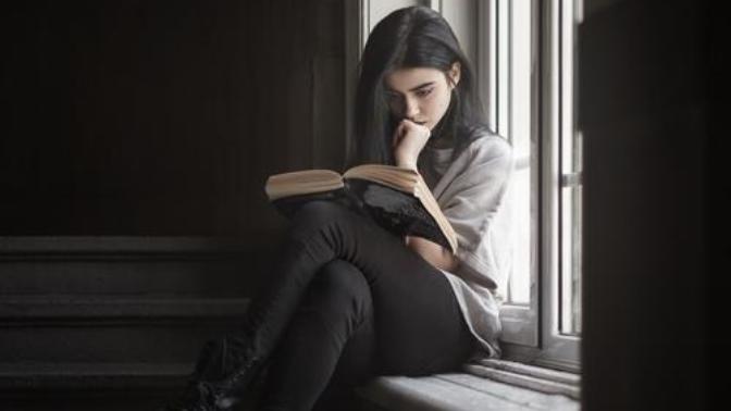 Kitap okumak mı, sesli kitap dinlemek mi?