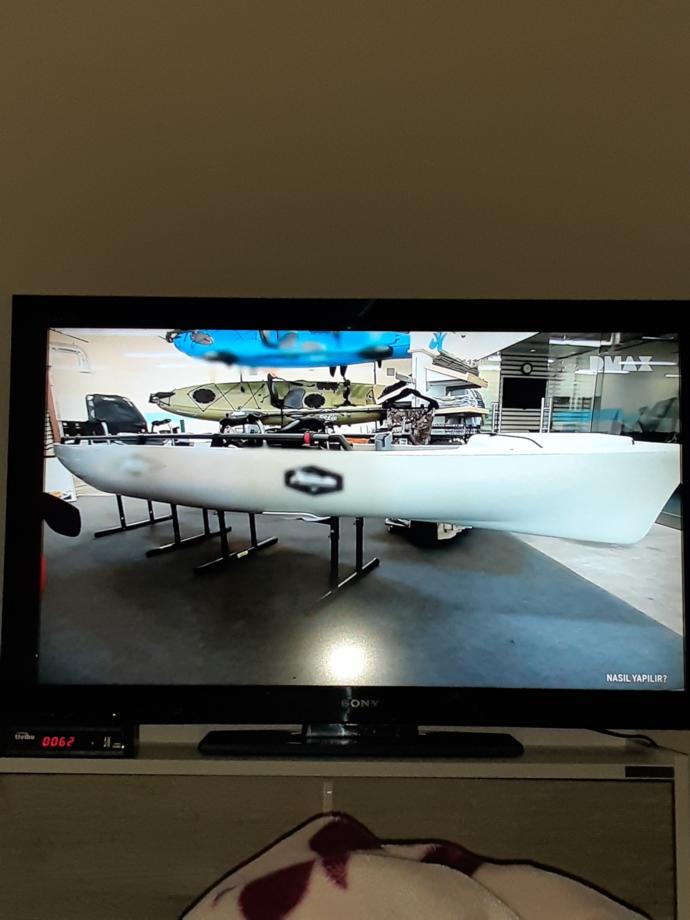 Odama küçük bir tv alicam.. hangi özelliklerde ne marka tv önerirsiniz?