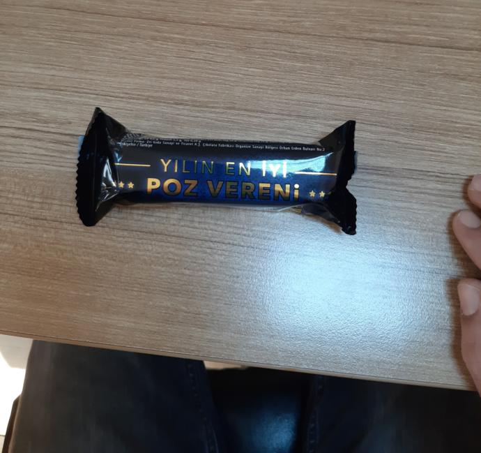Fotoğraf çekinirken nasıl poz veriyorsunuz? Ciddi mi, gülümseyerek mi?
