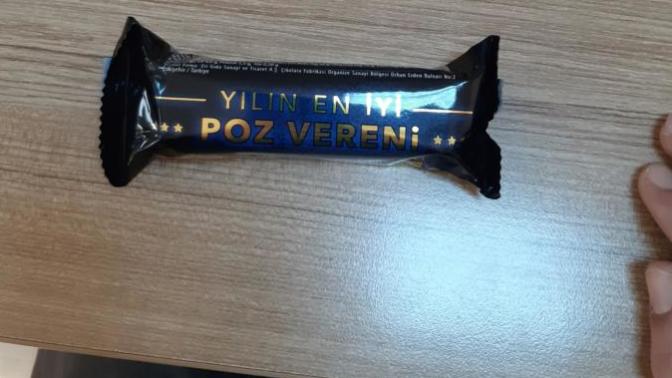 Fotoğraf çekinirken nasıl poz veriyorsunuz? Ciddi mi, gülümseyerek mi?