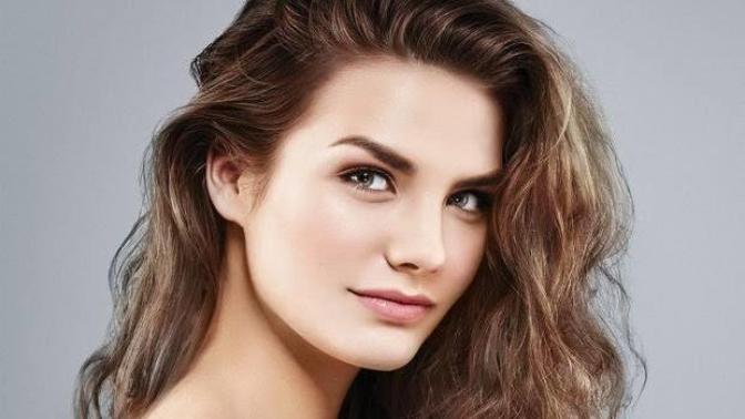 Genetik olarak kötü saç yapısına sahip olan kişiler saçlarını nasıl canlandırıp göz alıcı yapabilir?