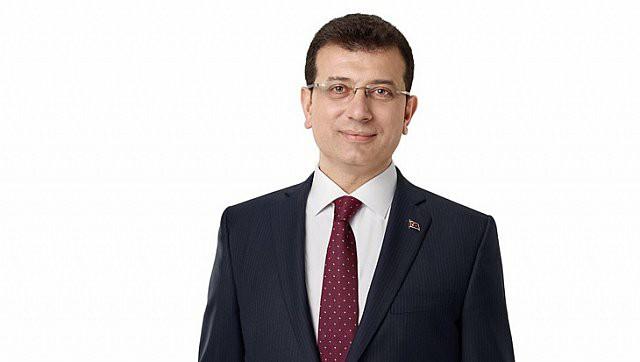 Biri şu fotoğrafa maske ekleyebilir mi?