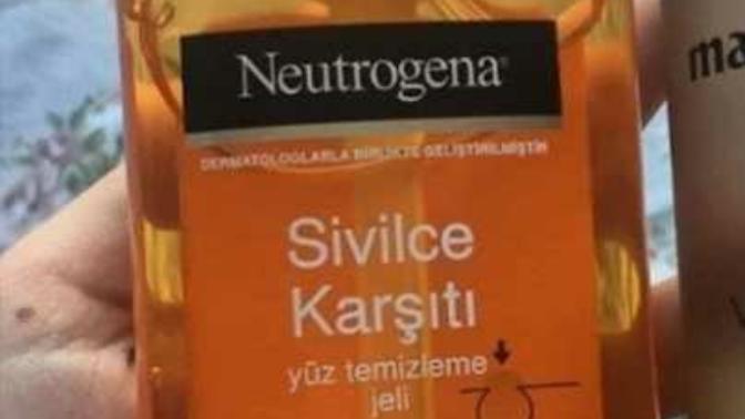 Neutrogena sivilce karşıtı kullanan var mı?
