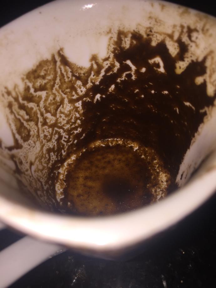 Kahve falınızın resimlerini gönderin uzman yorumcumuz yorumlasın. Kahve falında seni neler bekliyor öğrenmek için sorun ne KScan?
