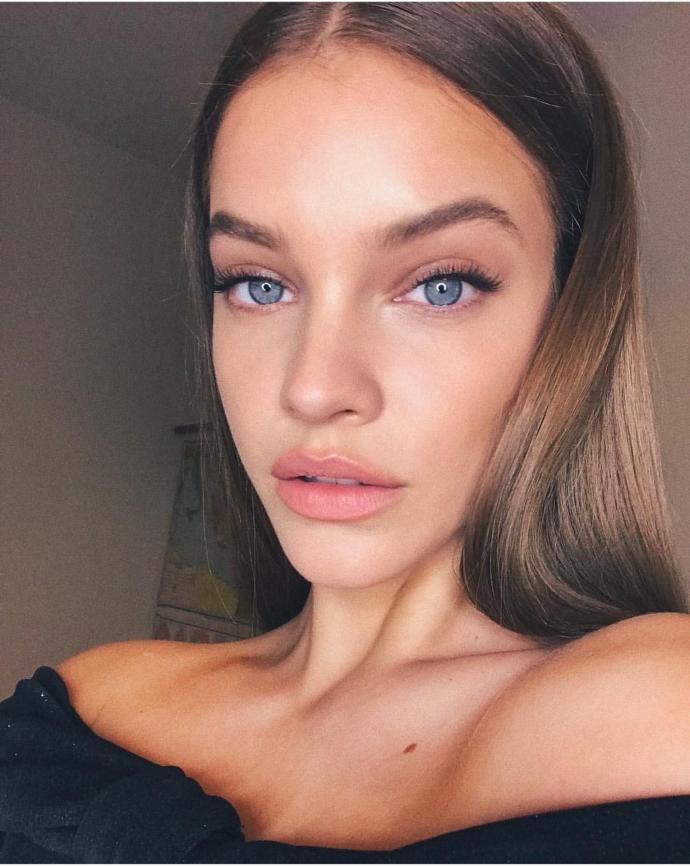 Rus kızları mı , Barbara Palvin mi?