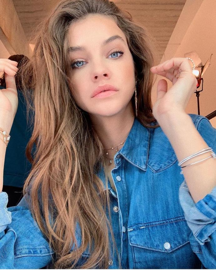 Rus kızları mı , Barbara Palvin mi?