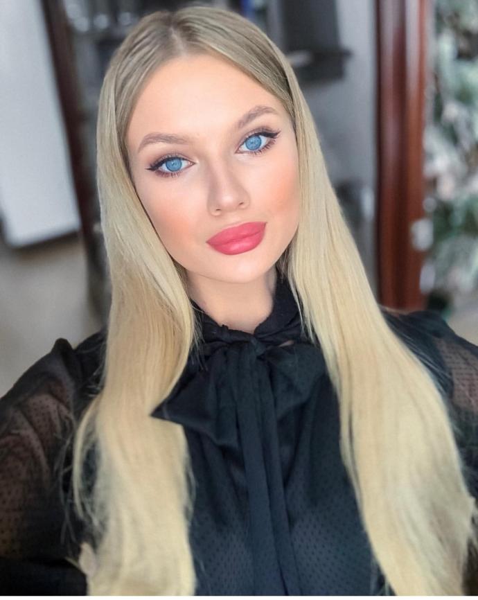 Rus kızları mı , Barbara Palvin mi?