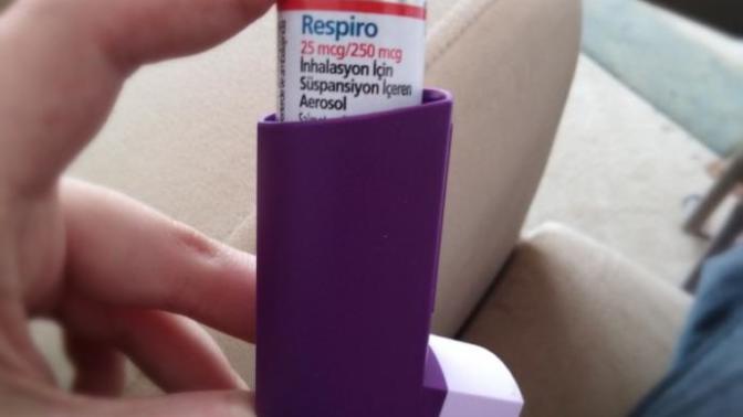 Benim gibi astım olup, bu ilaç nedeniyle sesi totosundan gelen bir insan var mıdır 🤓?