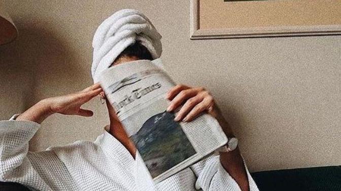 Duştan sonra uzun bir süre bornozla oturmak kadar keyfi bişey var mı?