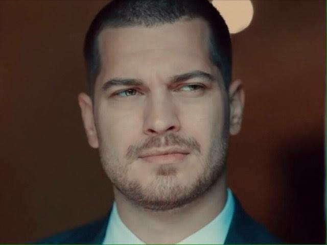 3 numara saç kesimi yakışan erkek yakışıklı mıdır?
