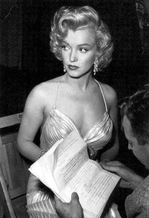 Marilyn Monroe güzelliği abartılıyor mu?