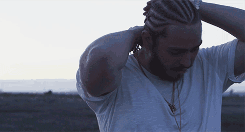 Post Malone çok yakışıklı değil mi?