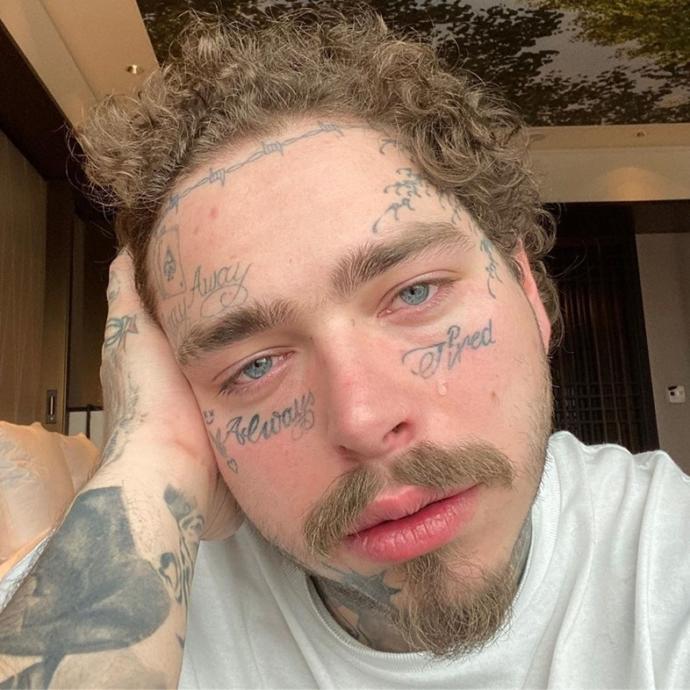 Post Malone çok yakışıklı değil mi?