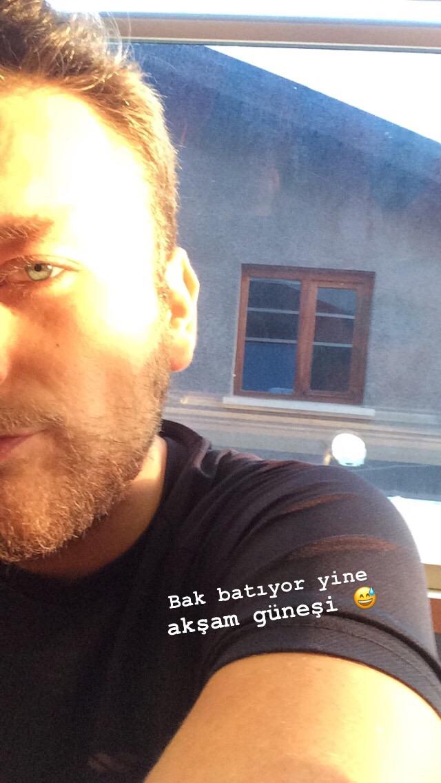 Evde kaldıkça delirenler derneği.