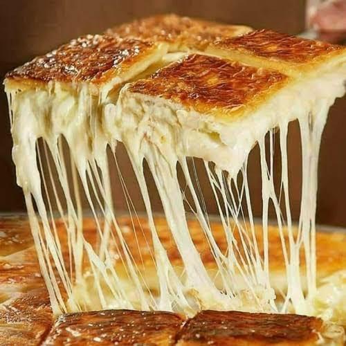 Sütlü tatlılar mı Hamur işi börekler mi?