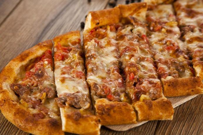 İkisini de dene tarafını seç; Kuşbaşılı pide mi, tavuklu pide mi?