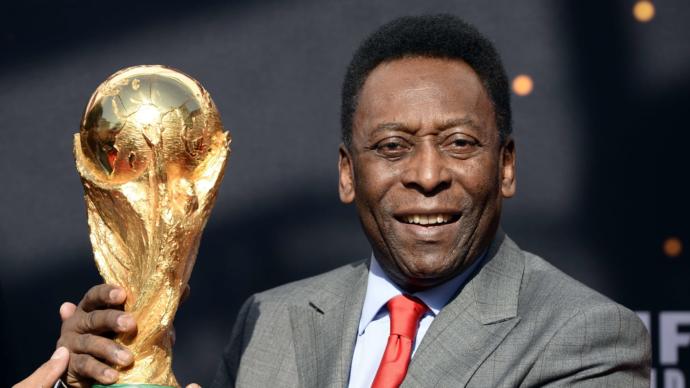 Pele Cristiano Ronaldonun günümüzün en iyisi, kendisinin ise tarihin en iyisi olduğunu söyledi! Peleye katılıyor musunuz?