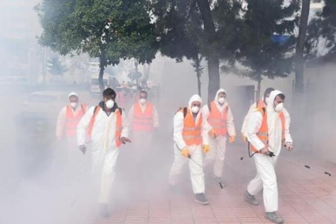 Uzmanlar Sokakların dezenfekte edilmesi faydalı değil zararlı dedi. Sizce sokaklarda ne gibi tedbirler alınmalı?