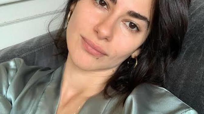 Nesrin cavadzademi deniz Çakır mı nilperi şahinkaya mı daha güzel sizce?