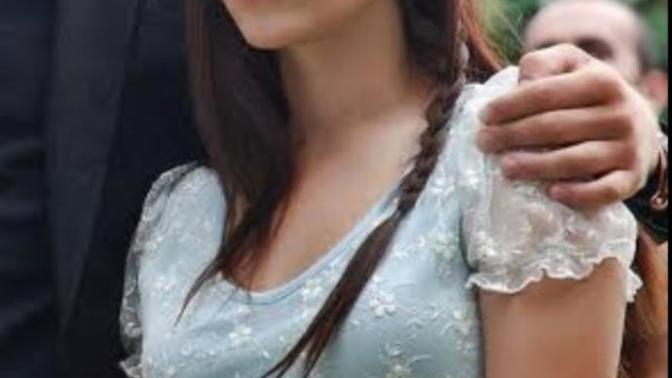 Hazal kaya mı Beren saat mi?