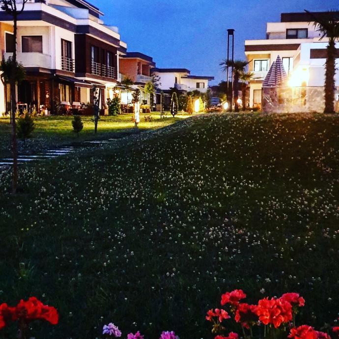 Kendi kendime romantizm yaşıyorum, sizde durum ne?