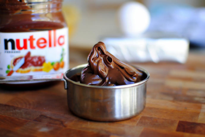 Sınırsız seçme hakkınız olsa NUTELLA mı seçerdiniz BAKLAVA mı?