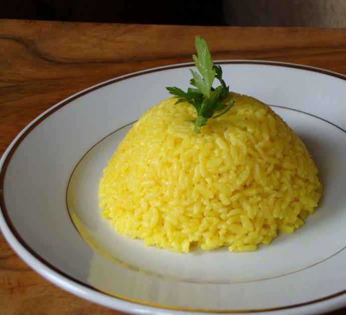 Pirinç pilavını sade mi şehriyeli mi seversiniz?