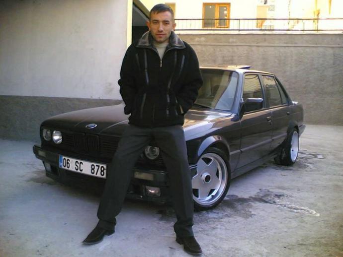 Neden Genç Kızların Çoğu Serseri, Çar, Çakal Erkekleri Severler Ki?