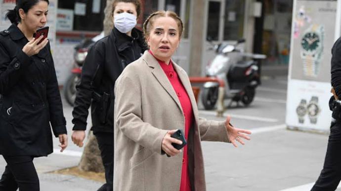 Uşak Valisi Funda Kocabıyıkın vatandaşlara karşı Sosyal Mesafe üslubu, sosyal medyada tepkilere yol açtı, görüşleriniz nelerdir?