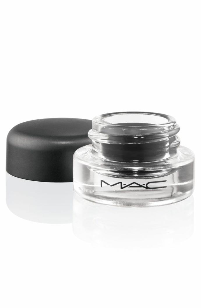Doğal eyeliner nasıl yapılır?
