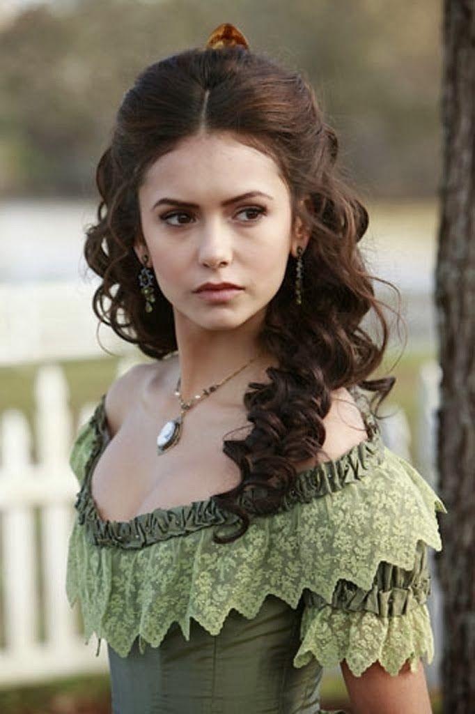 Sizce Nina dobrev güzel bir kadın mi?