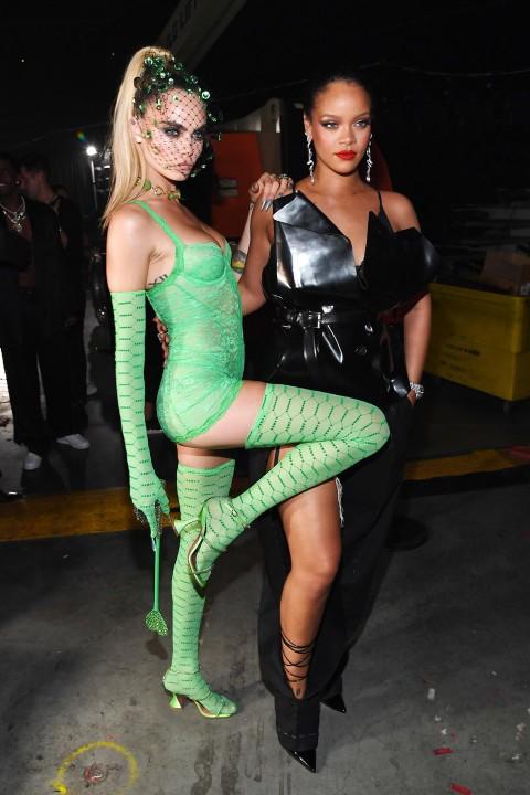 Rihanna mı Cara mı?