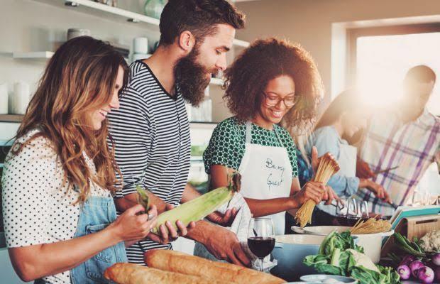 Herkes yemek yapmayı bilmek zorunda mı?