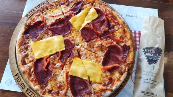 Vegan pizza mı, et türü içeren pizzalar mı tercih edersiniz?