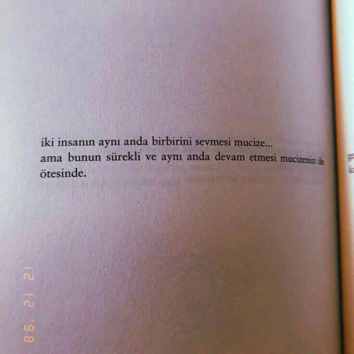 İki insanın aynı anda birbirini sevmesi mucize mi?