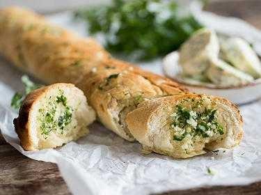 Domates çorbasını kaşar peynirli mi, kıtır ekmekle mi seversiniz?
